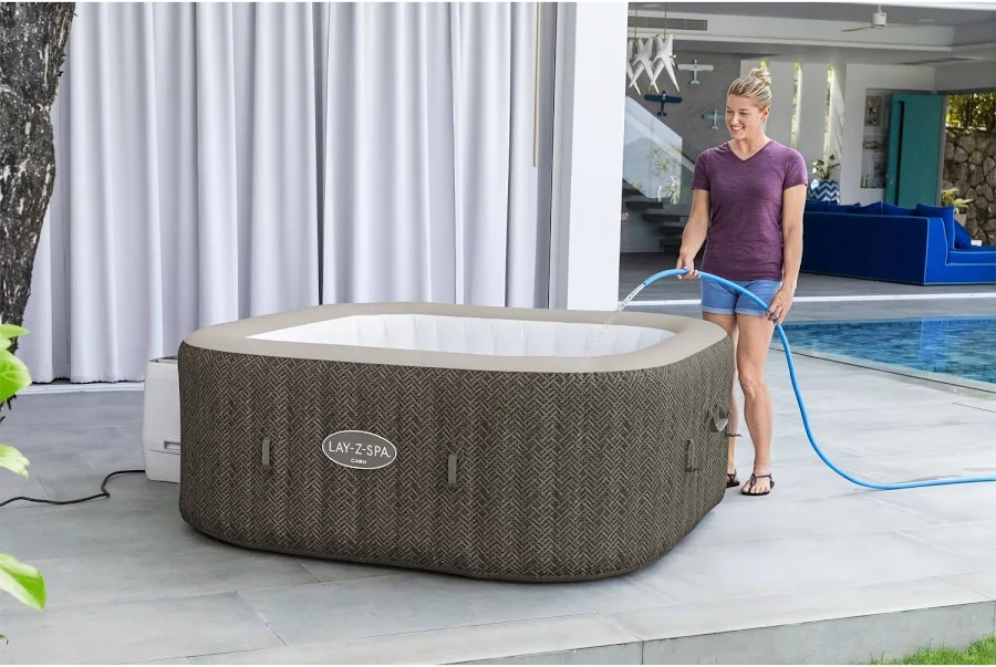 Lay-Z-Spa Cabo HydroJet – zakładanie pokrywy